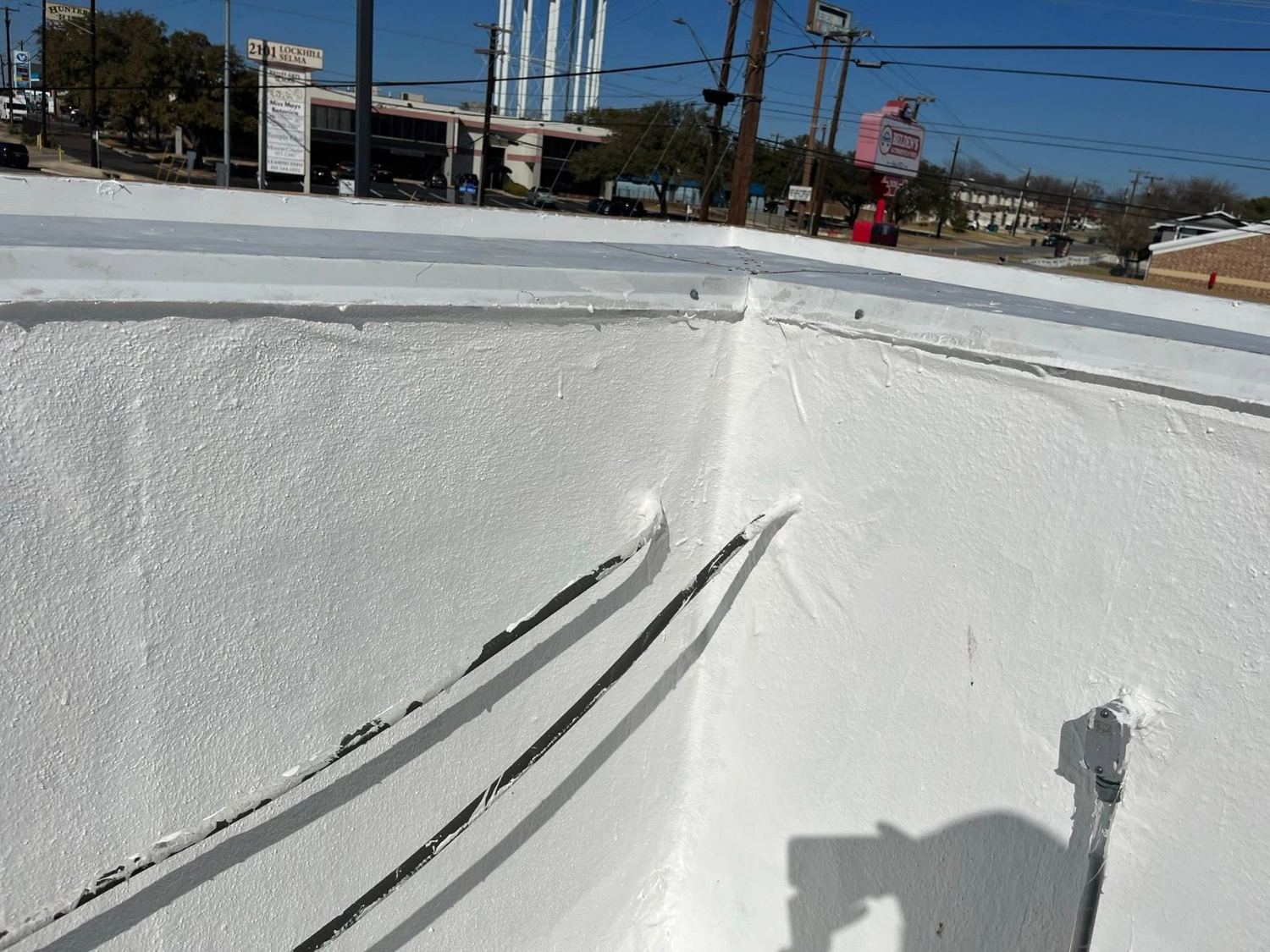 Parapet wall coating detail